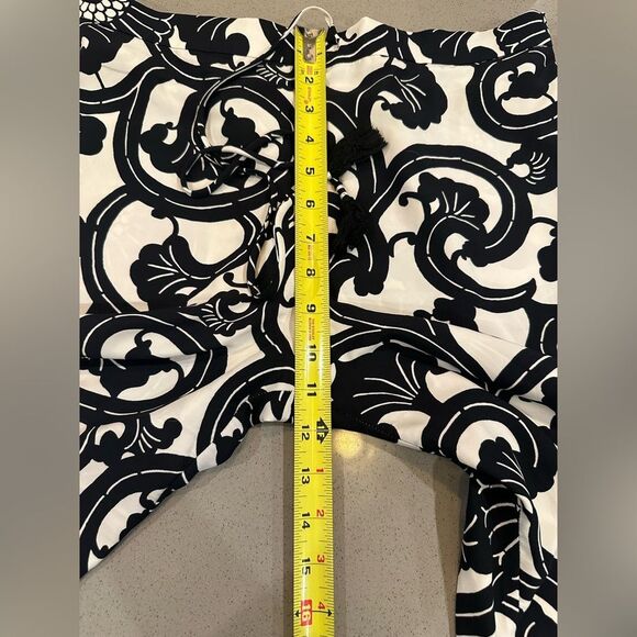 Natori Women’s Black & White designed Pants size medium - Picture 6 of 8